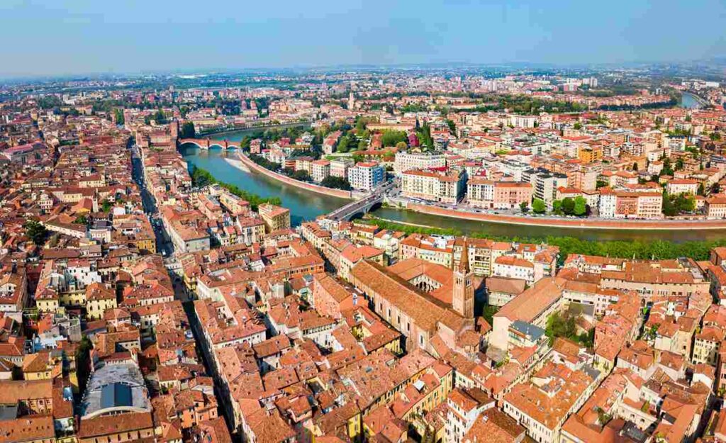 Escape into Verona's Beauty: A Gallery of Breathtaking Images 9 Panoramic view of Verona