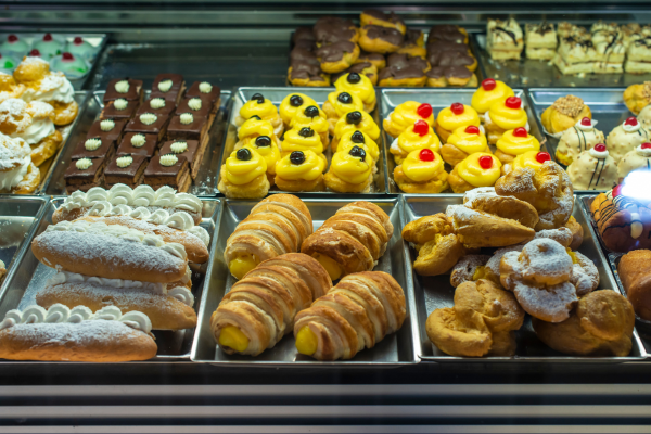Navigating grocery stores in Italy (and in Italian)! 1 Italian Pastry Shop